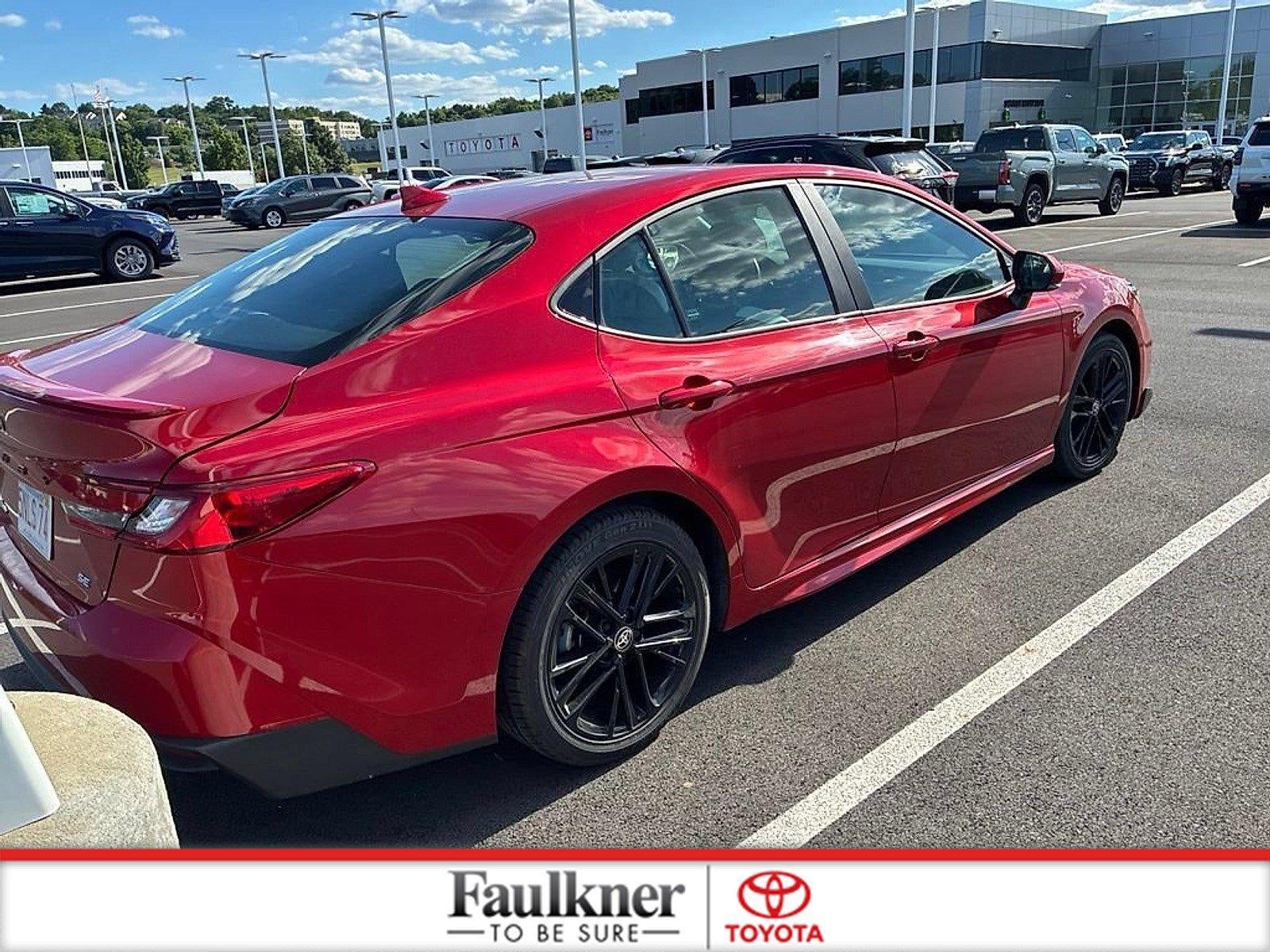 2025 Toyota Camry SE (SE)
