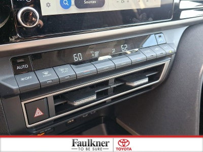 2025 Toyota Camry LE (SE)