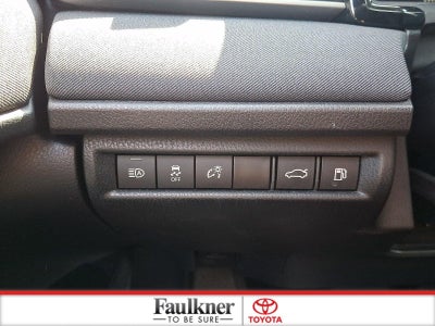 2025 Toyota Camry LE (SE)