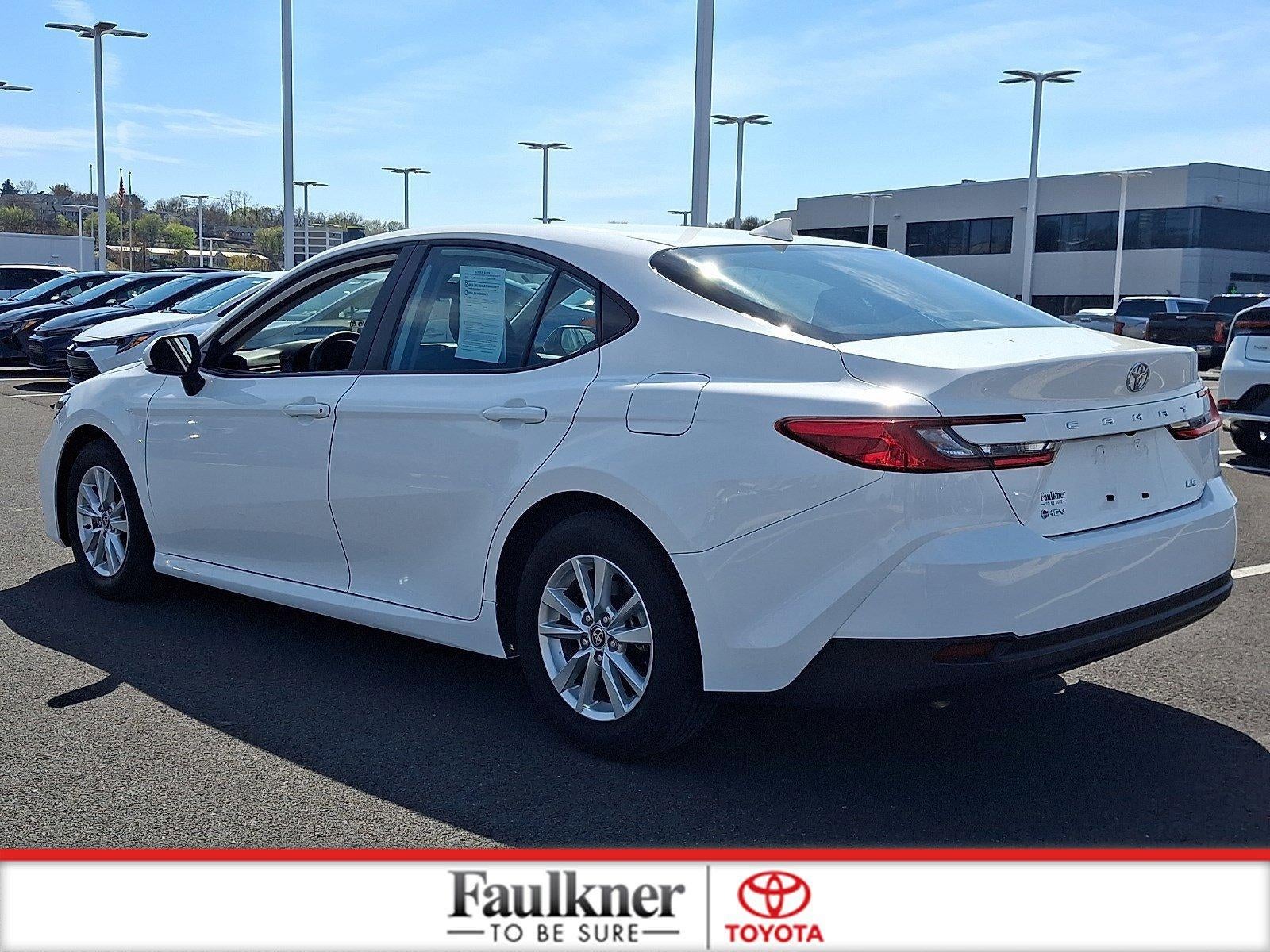 2025 Toyota Camry LE (SE)