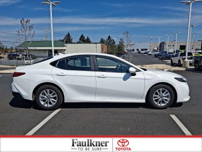 2025 Toyota Camry LE (SE)