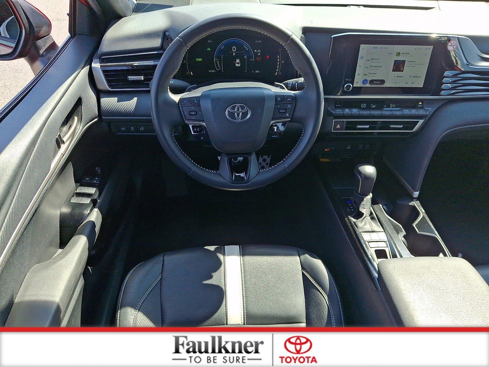 2025 Toyota Camry SE (SE)