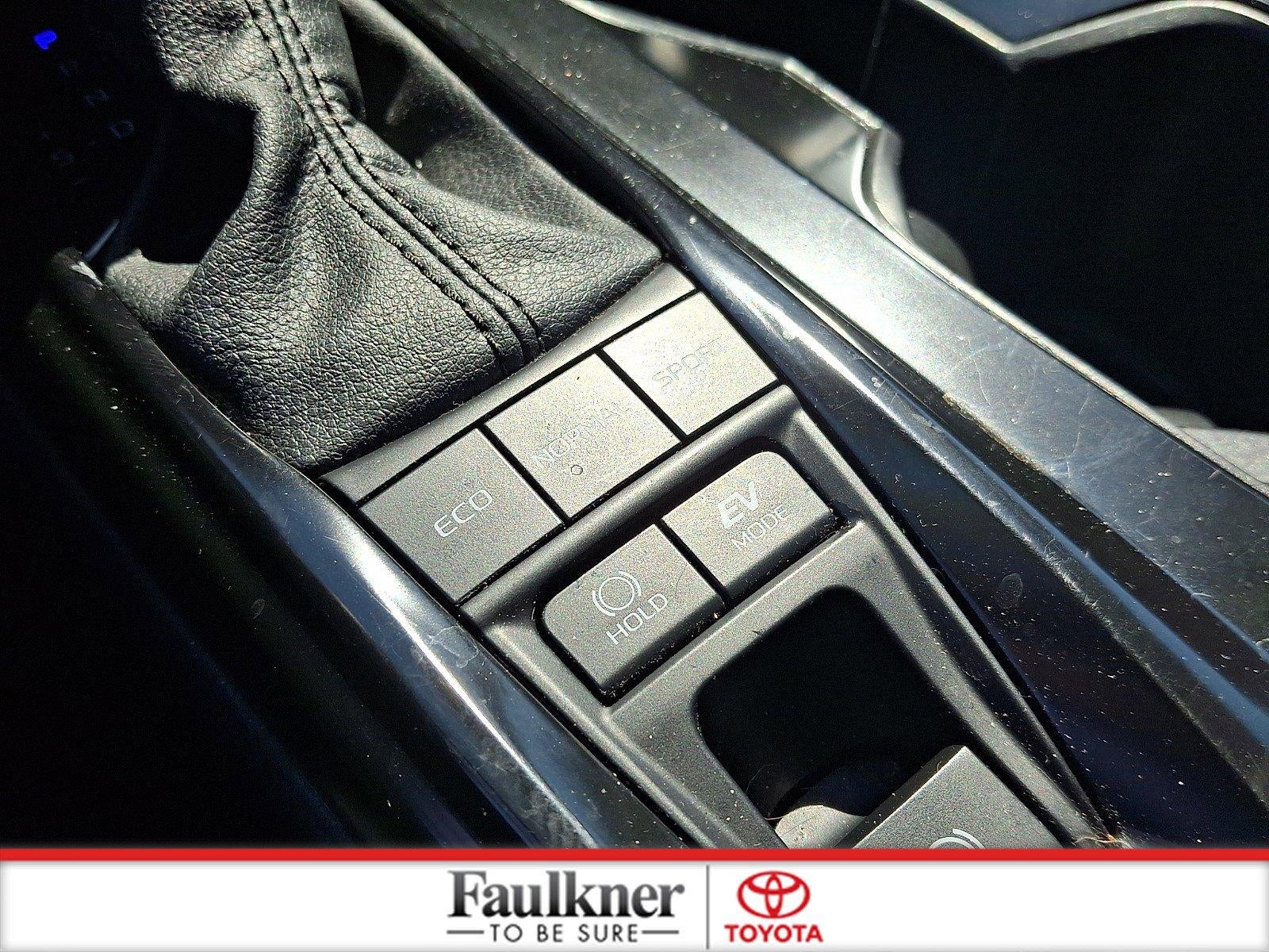 2025 Toyota Camry SE (SE)