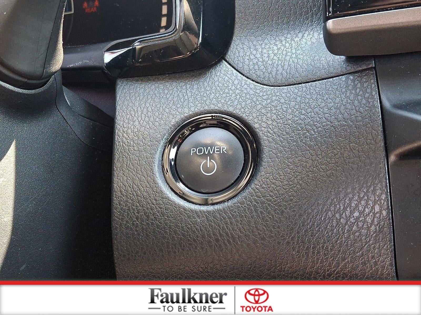 2025 Toyota Camry SE (SE)