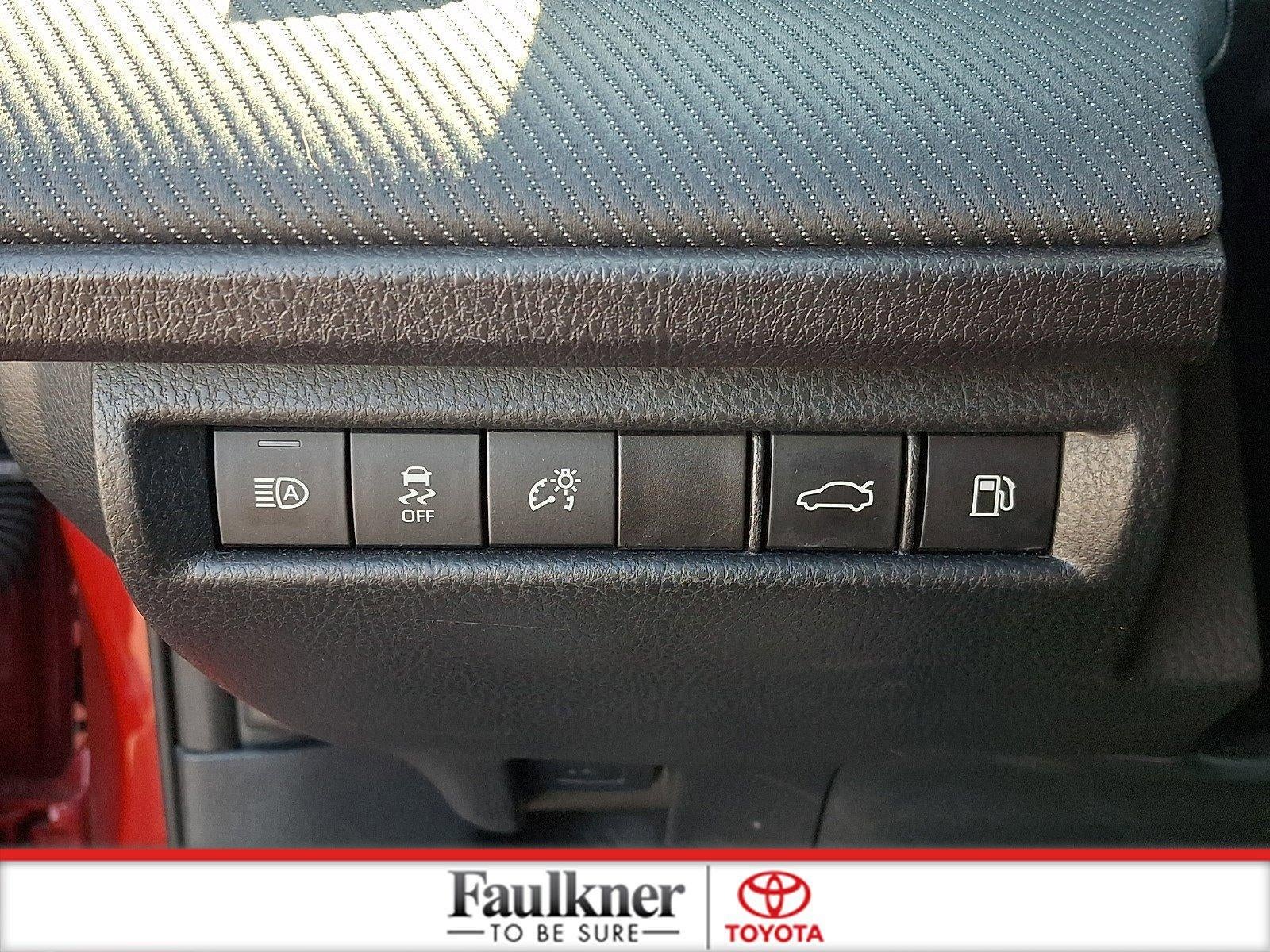 2025 Toyota Camry SE (SE)