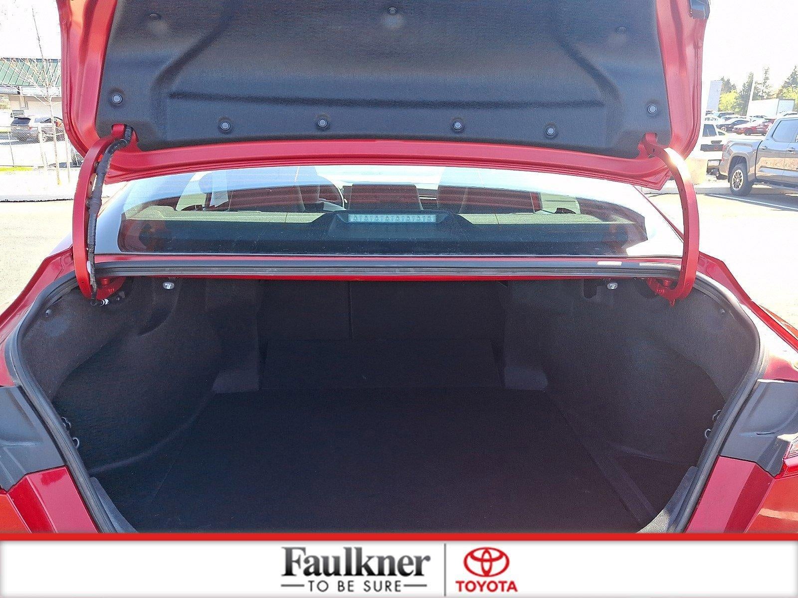 2025 Toyota Camry SE (SE)