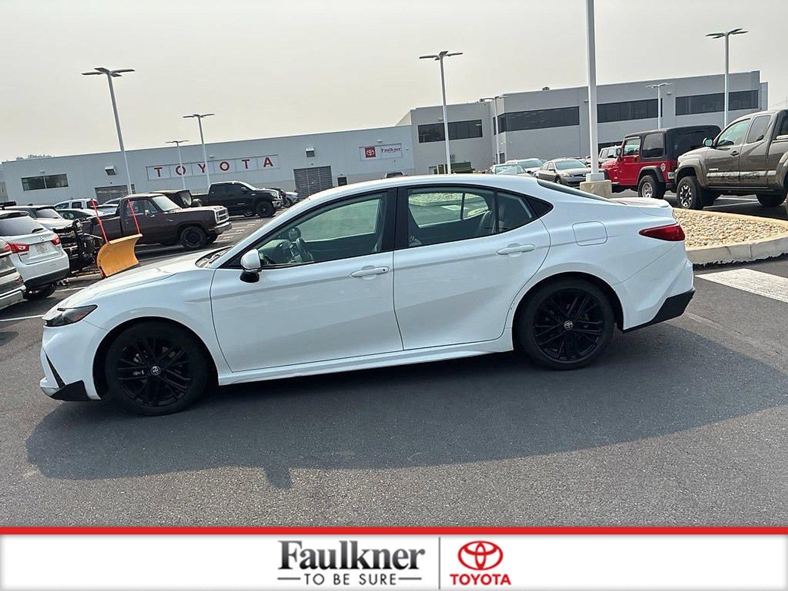 2025 Toyota Camry SE (SE)