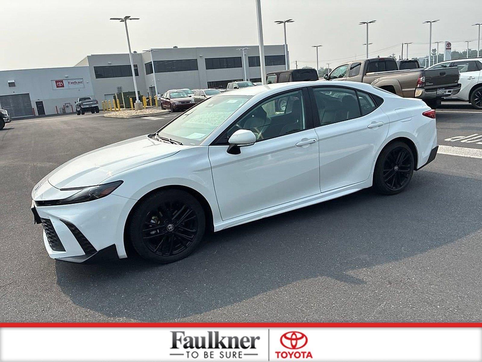 2025 Toyota Camry SE (SE)