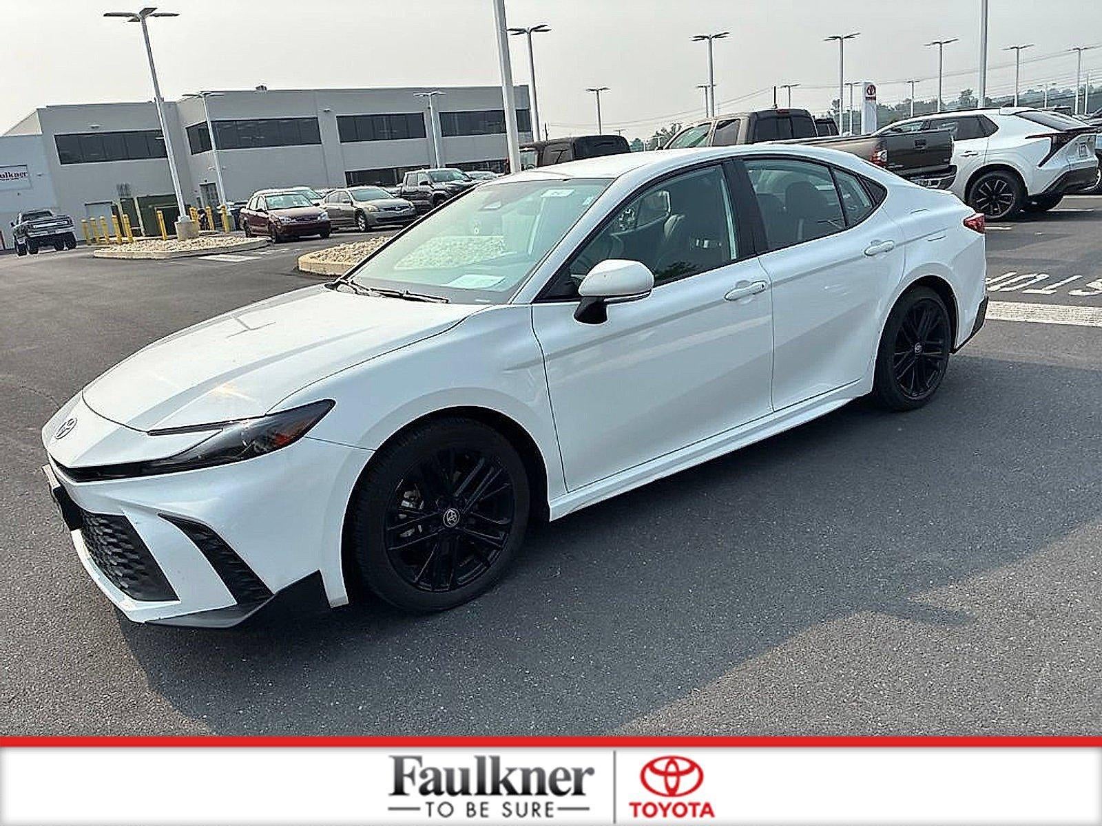 2025 Toyota Camry SE (SE)