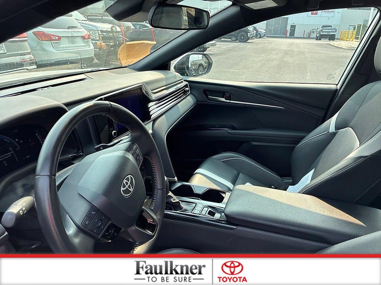 2025 Toyota Camry SE (SE)