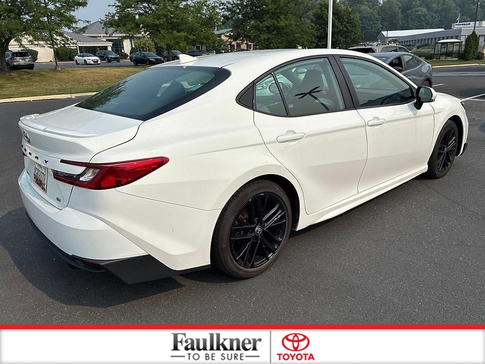 2025 Toyota Camry SE (SE)