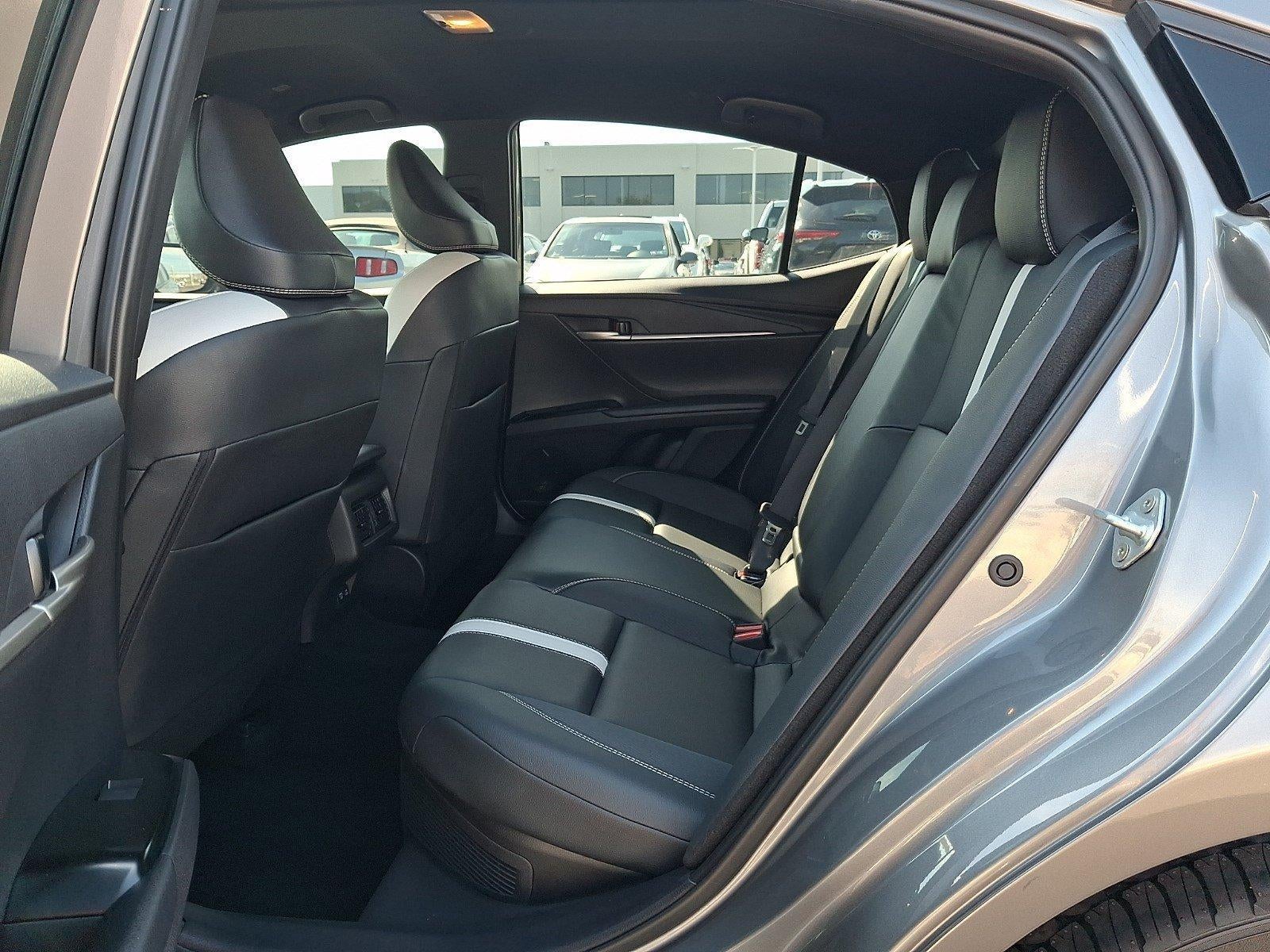 2025 Toyota Camry SE (SE)