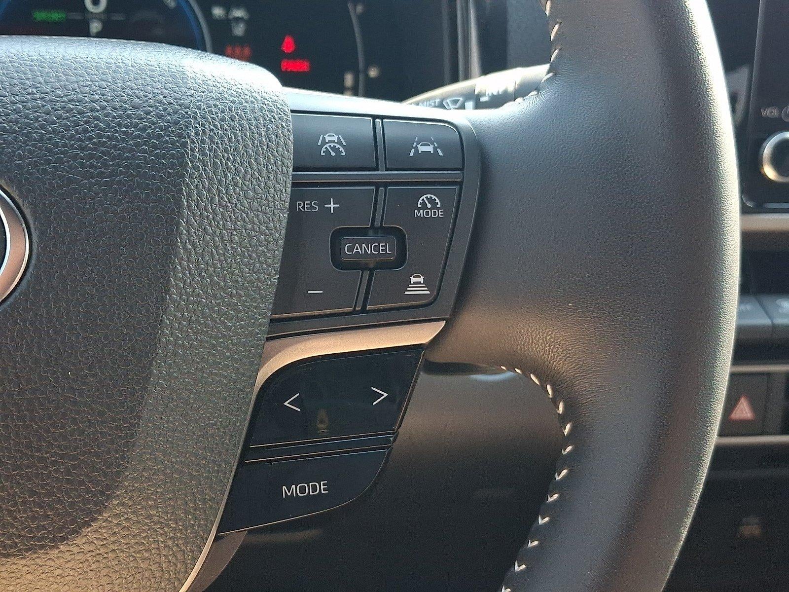2025 Toyota Camry SE (SE)