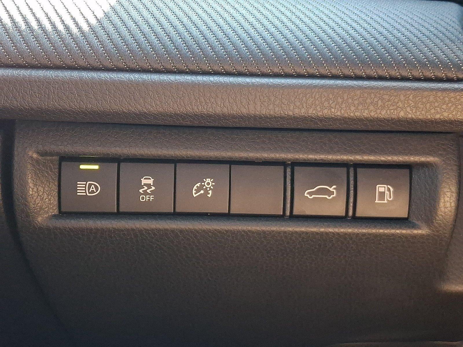 2025 Toyota Camry SE (SE)