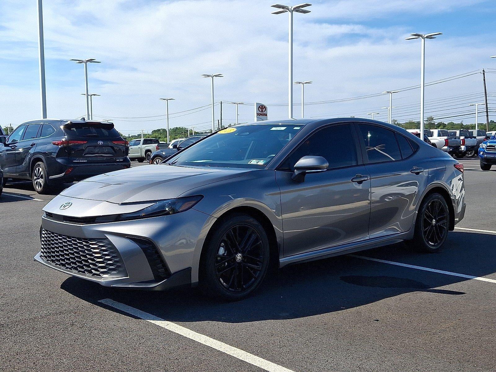 2025 Toyota Camry SE (SE)