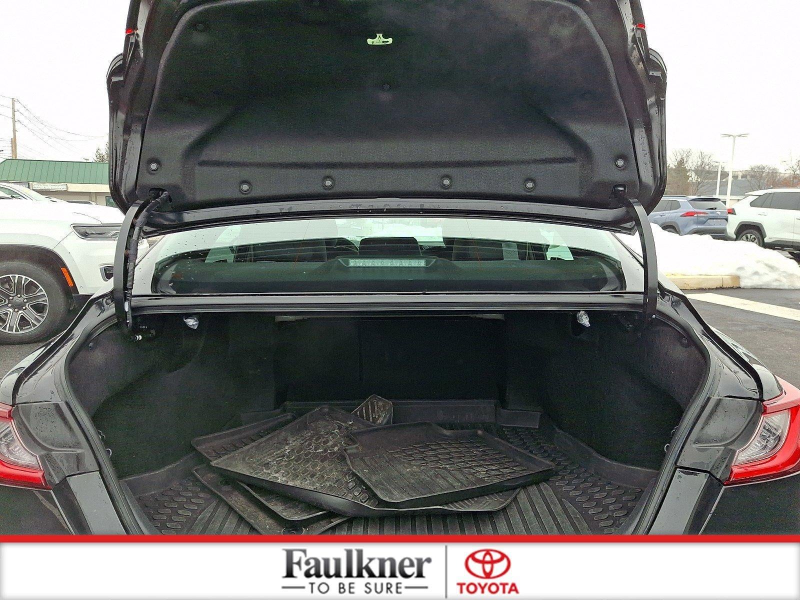 2025 Toyota Camry XSE (Natl)