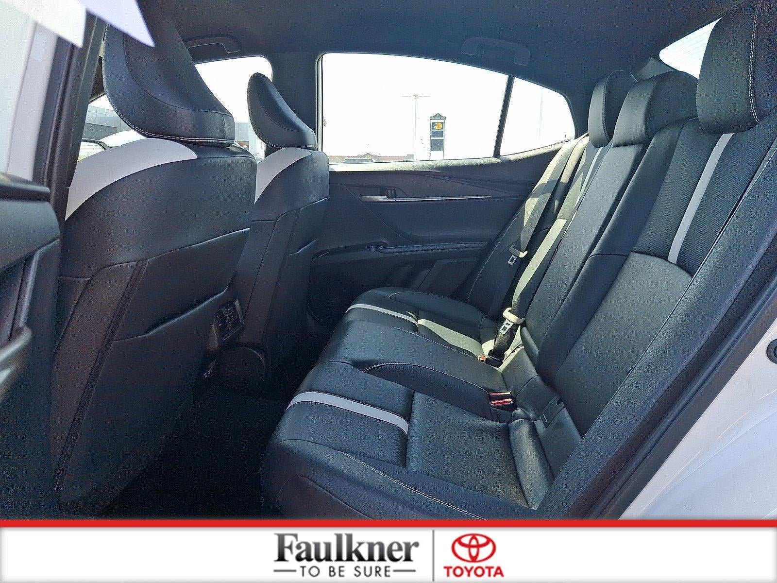 2025 Toyota Camry LE (SE)