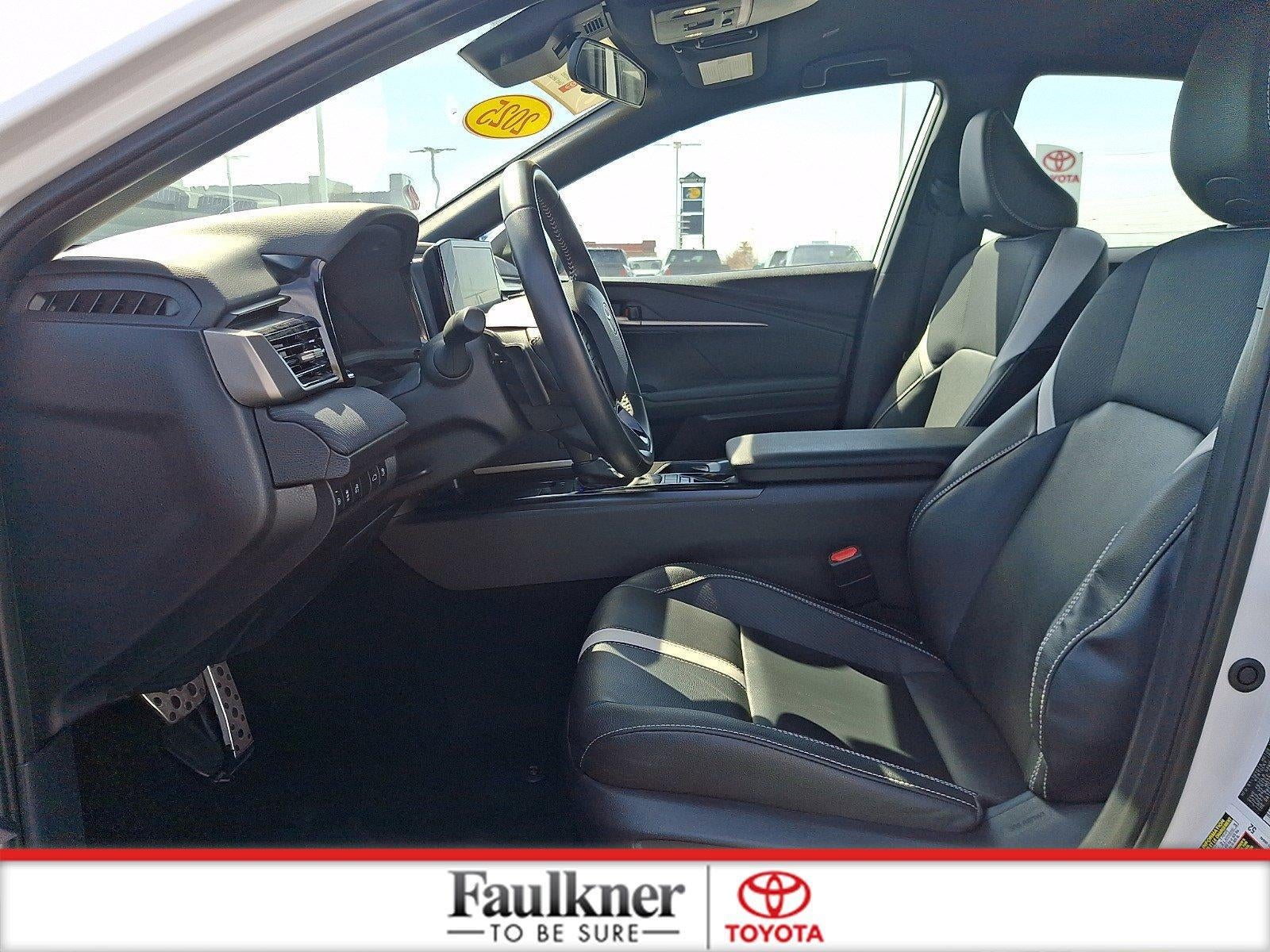 2025 Toyota Camry LE (SE)