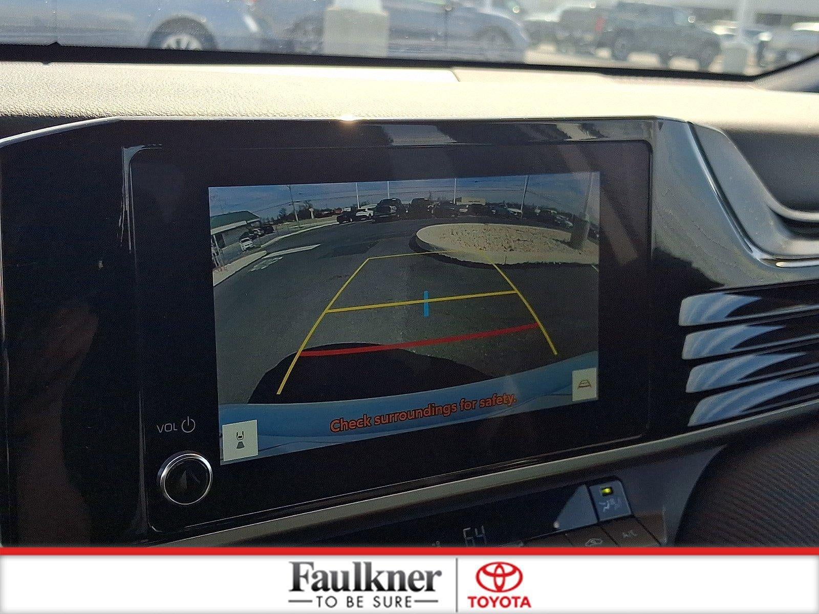 2025 Toyota Camry LE (SE)