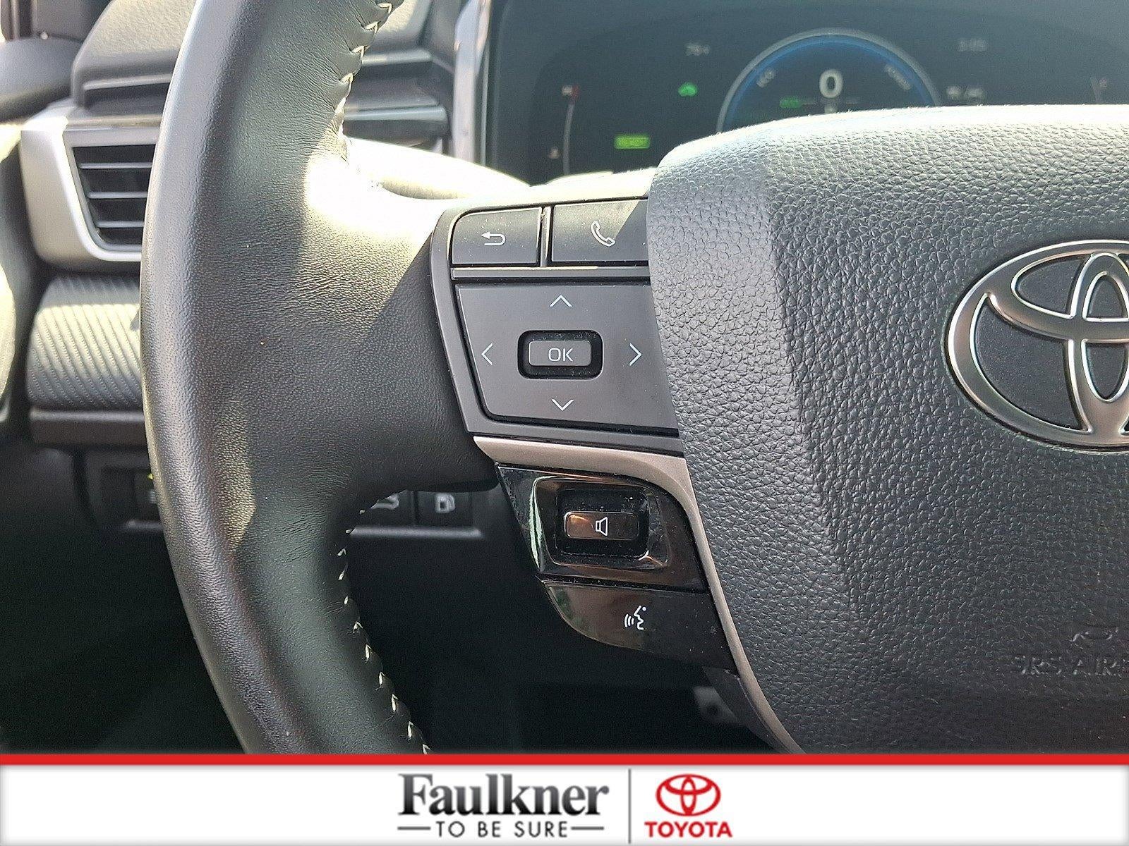 2025 Toyota Camry LE (SE)