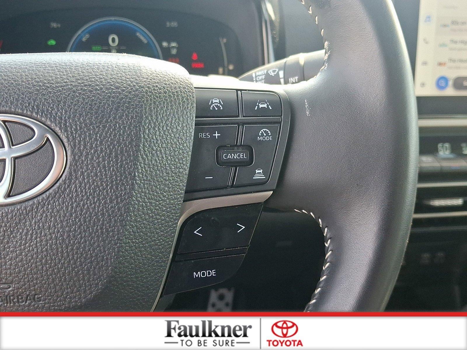 2025 Toyota Camry LE (SE)