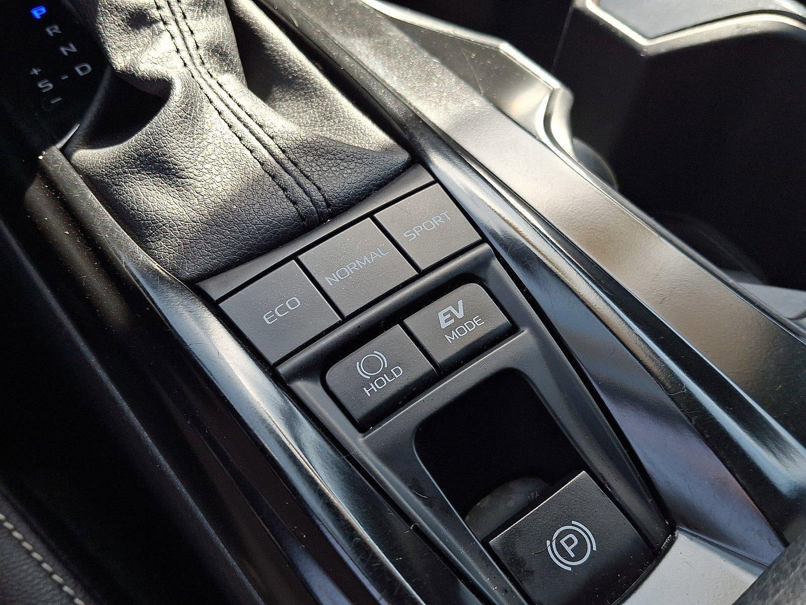 2025 Toyota Camry LE (SE)