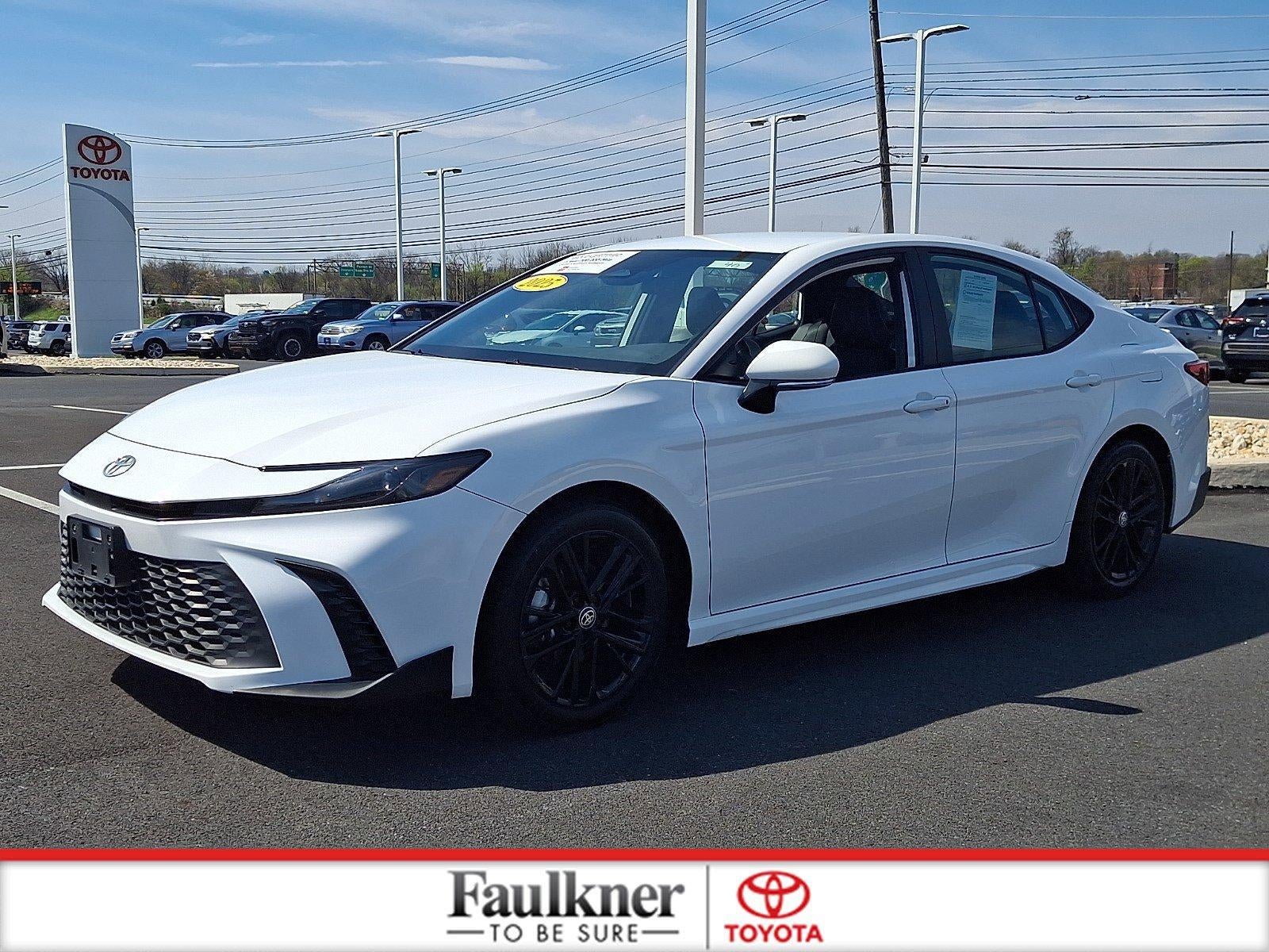 2025 Toyota Camry LE (SE)