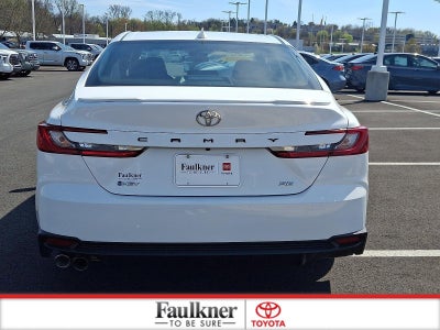 2025 Toyota Camry LE (SE)