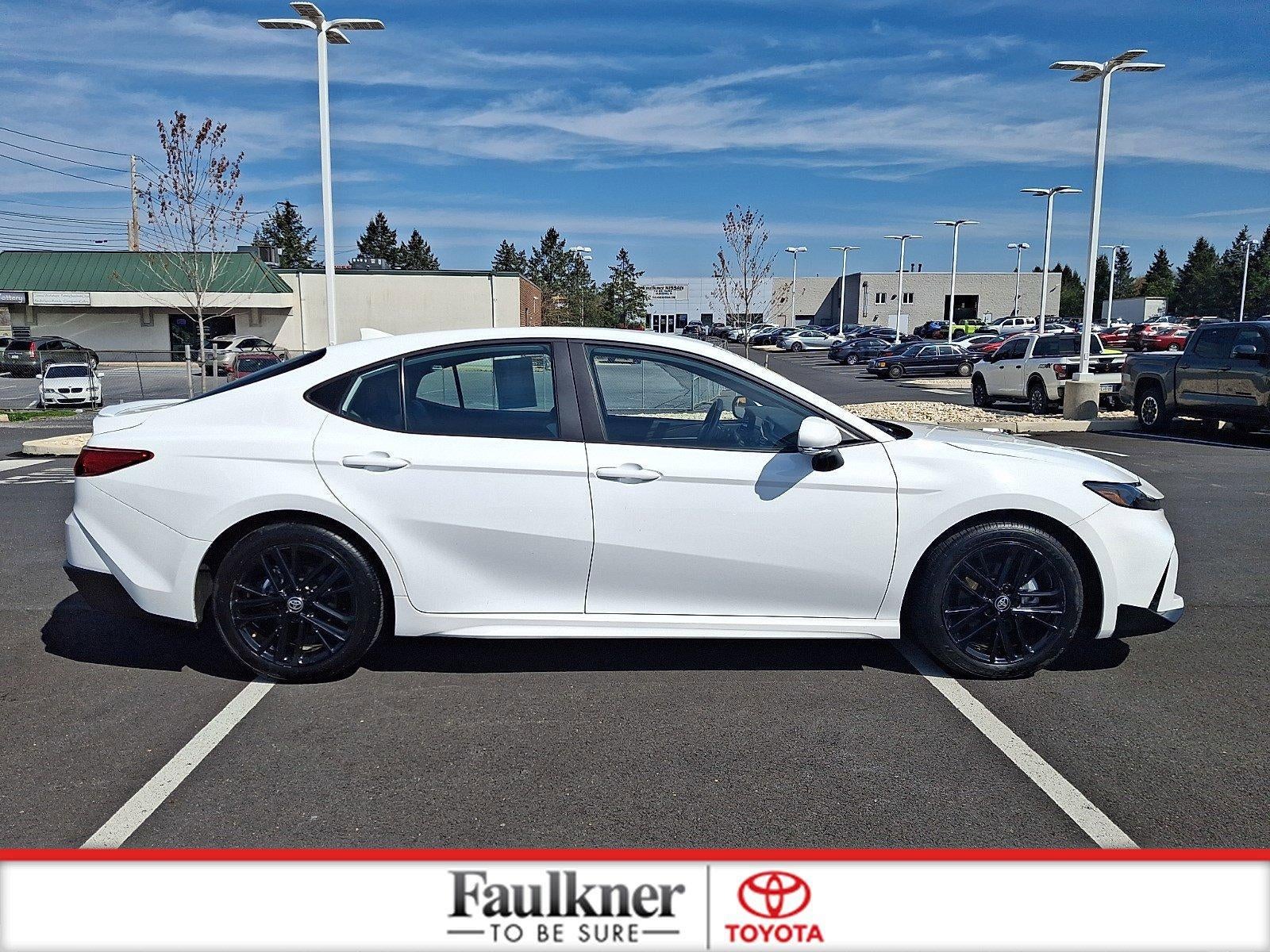 2025 Toyota Camry LE (SE)