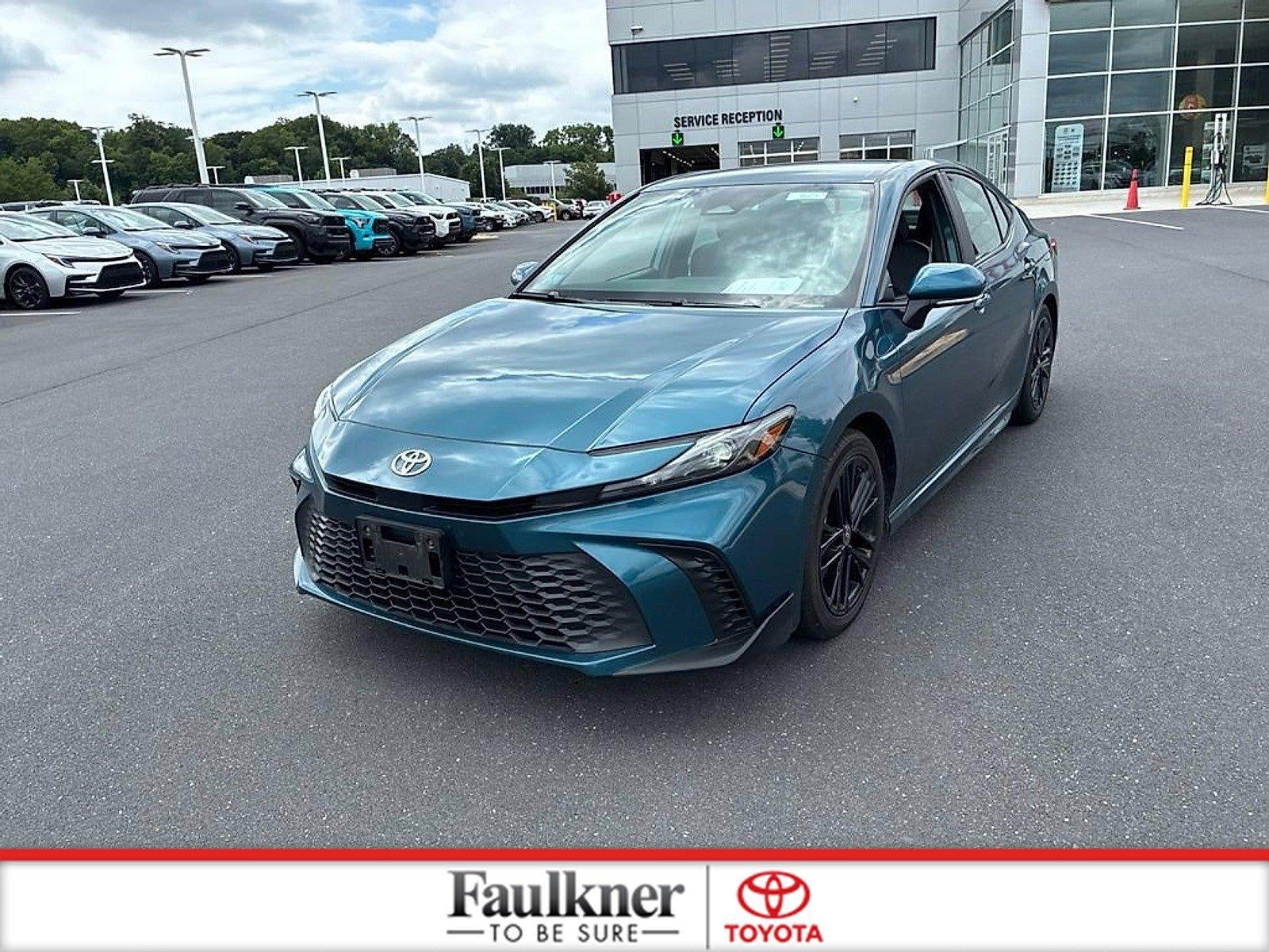 2025 Toyota Camry SE (SE)