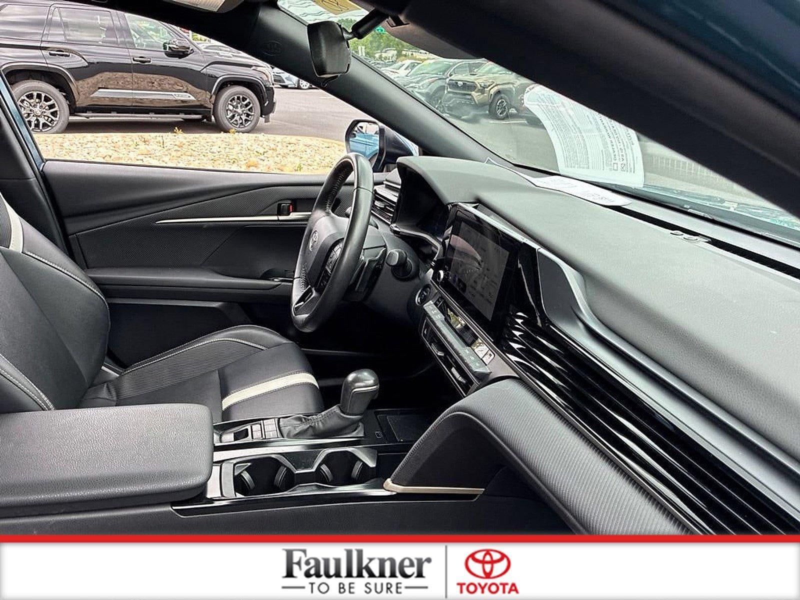 2025 Toyota Camry SE (SE)