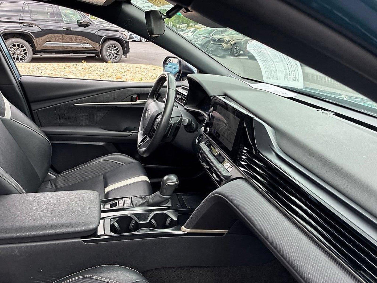2025 Toyota Camry SE (SE)