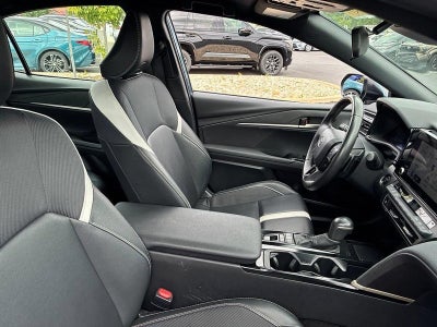 2025 Toyota Camry SE (SE)