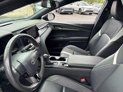 2025 Toyota Camry SE (SE)