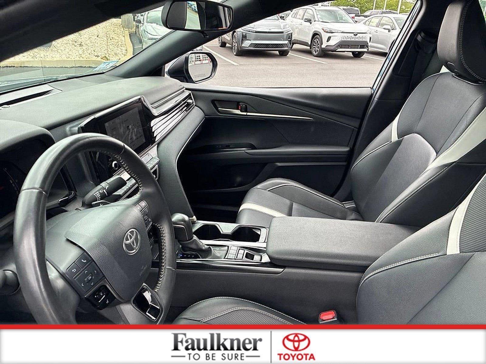 2025 Toyota Camry SE (SE)