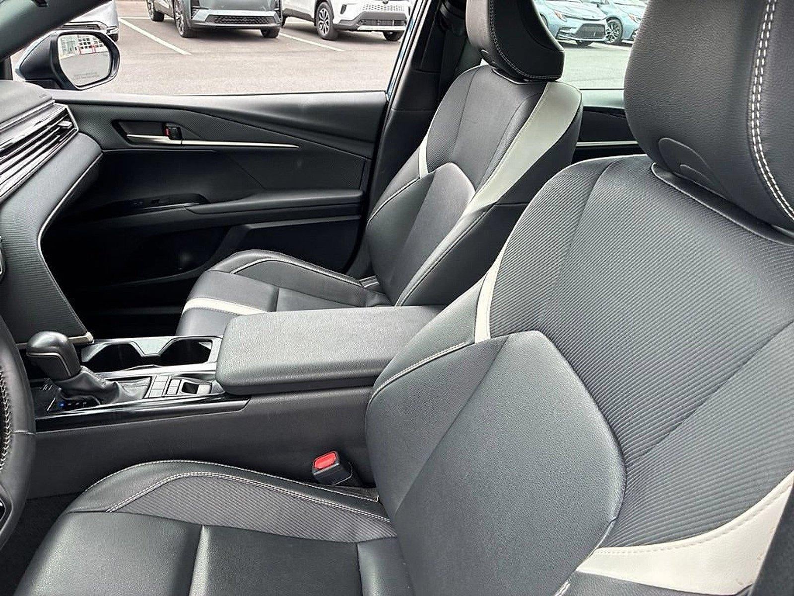 2025 Toyota Camry SE (SE)