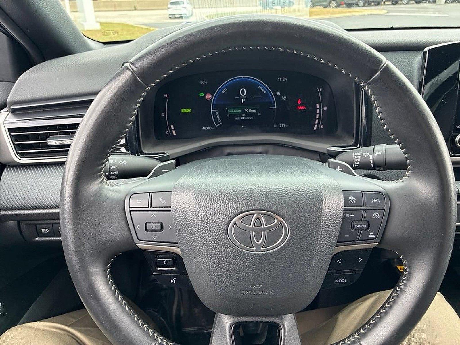 2025 Toyota Camry SE (SE)