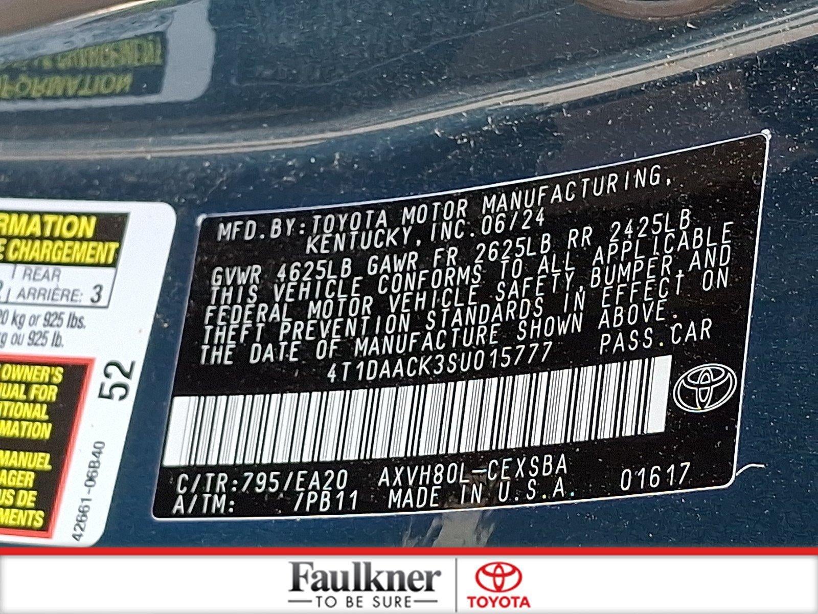 2025 Toyota Camry SE (SE)
