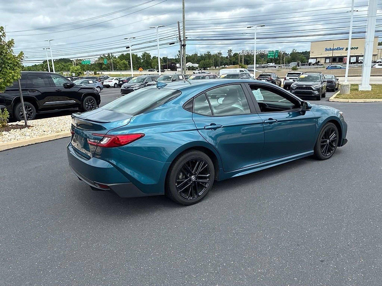 2025 Toyota Camry SE (SE)