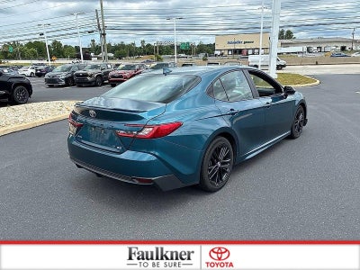 2025 Toyota Camry SE (SE)