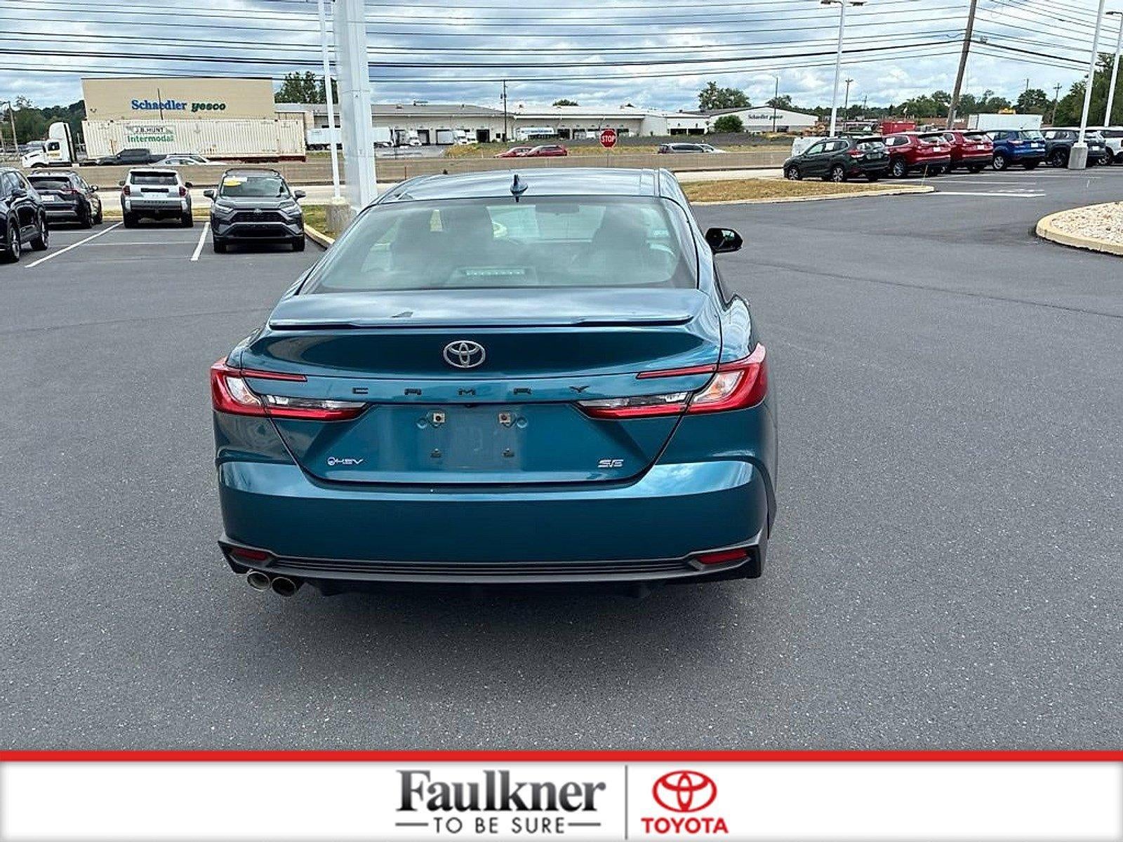 2025 Toyota Camry SE (SE)