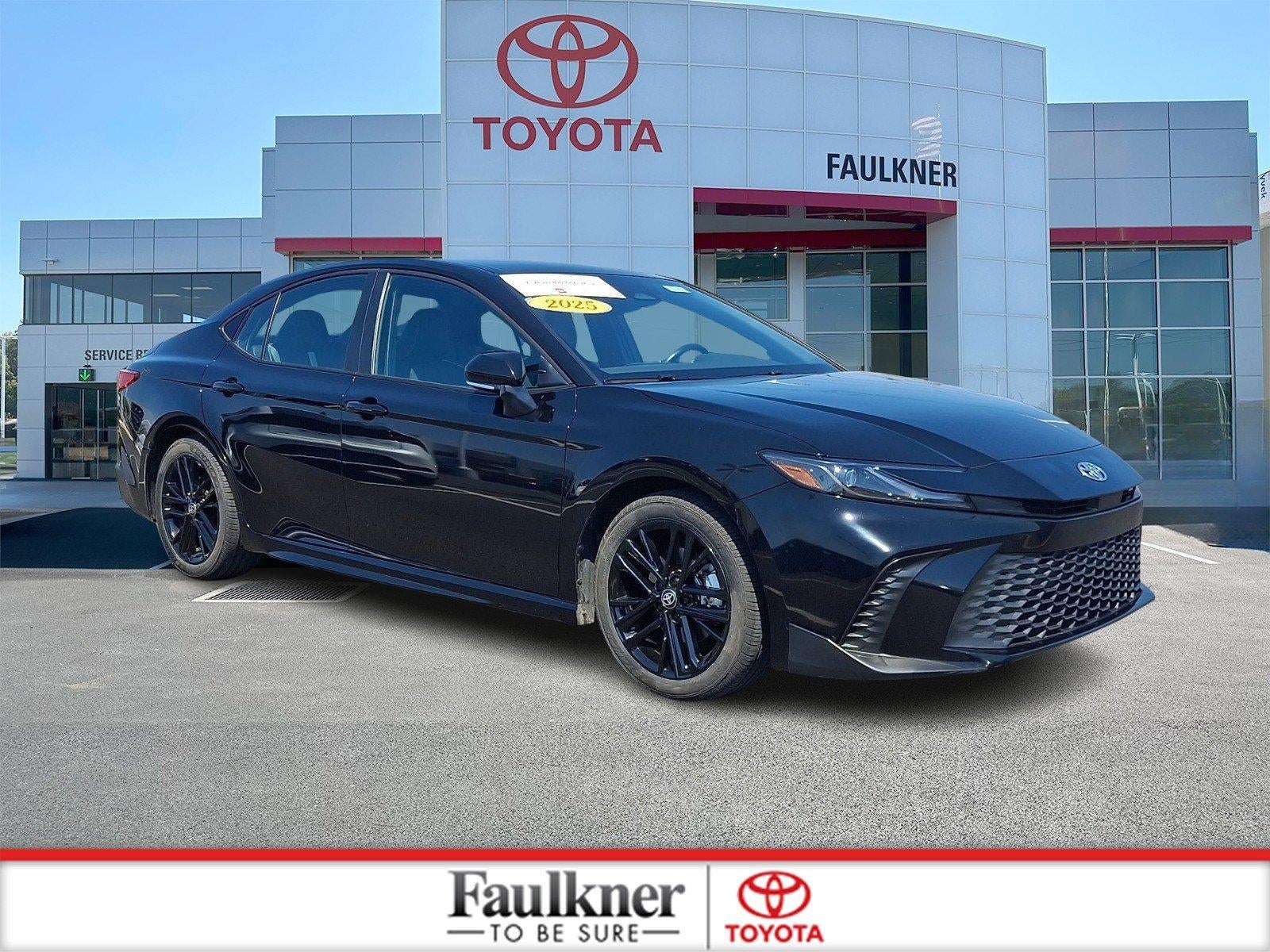 2025 Toyota Camry SE (SE)