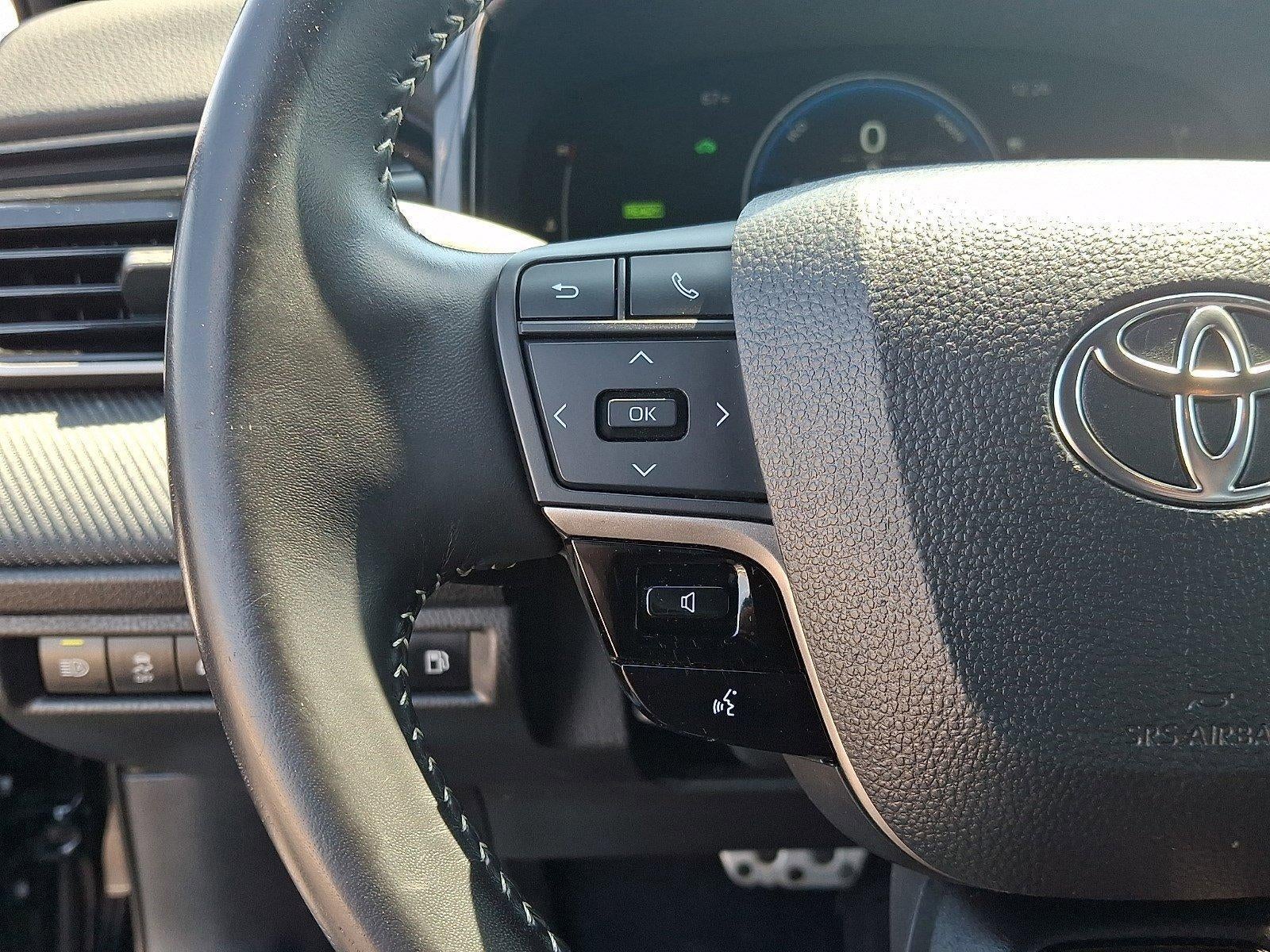 2025 Toyota Camry SE (SE)