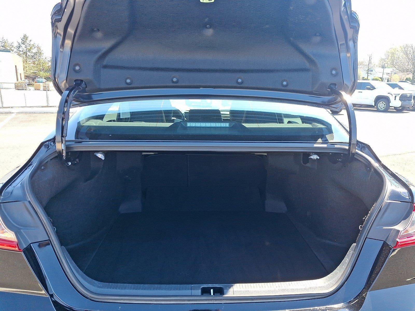 2025 Toyota Camry SE (SE)