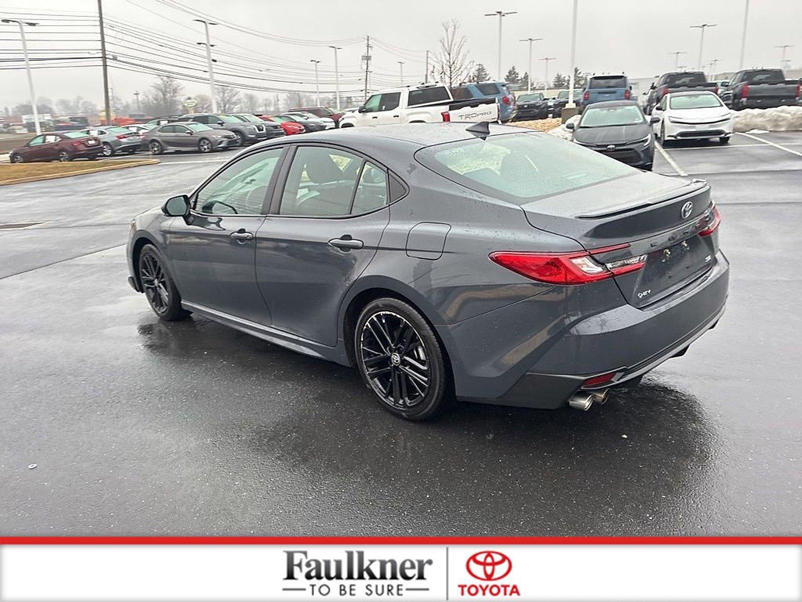 2025 Toyota Camry SE (SE)