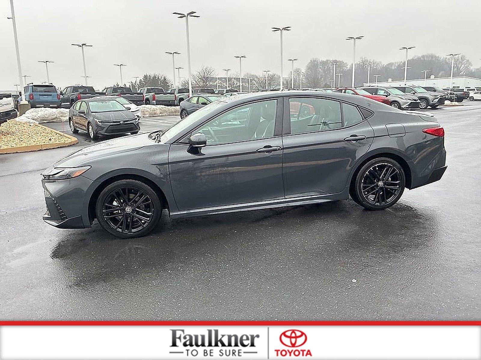 2025 Toyota Camry SE (SE)