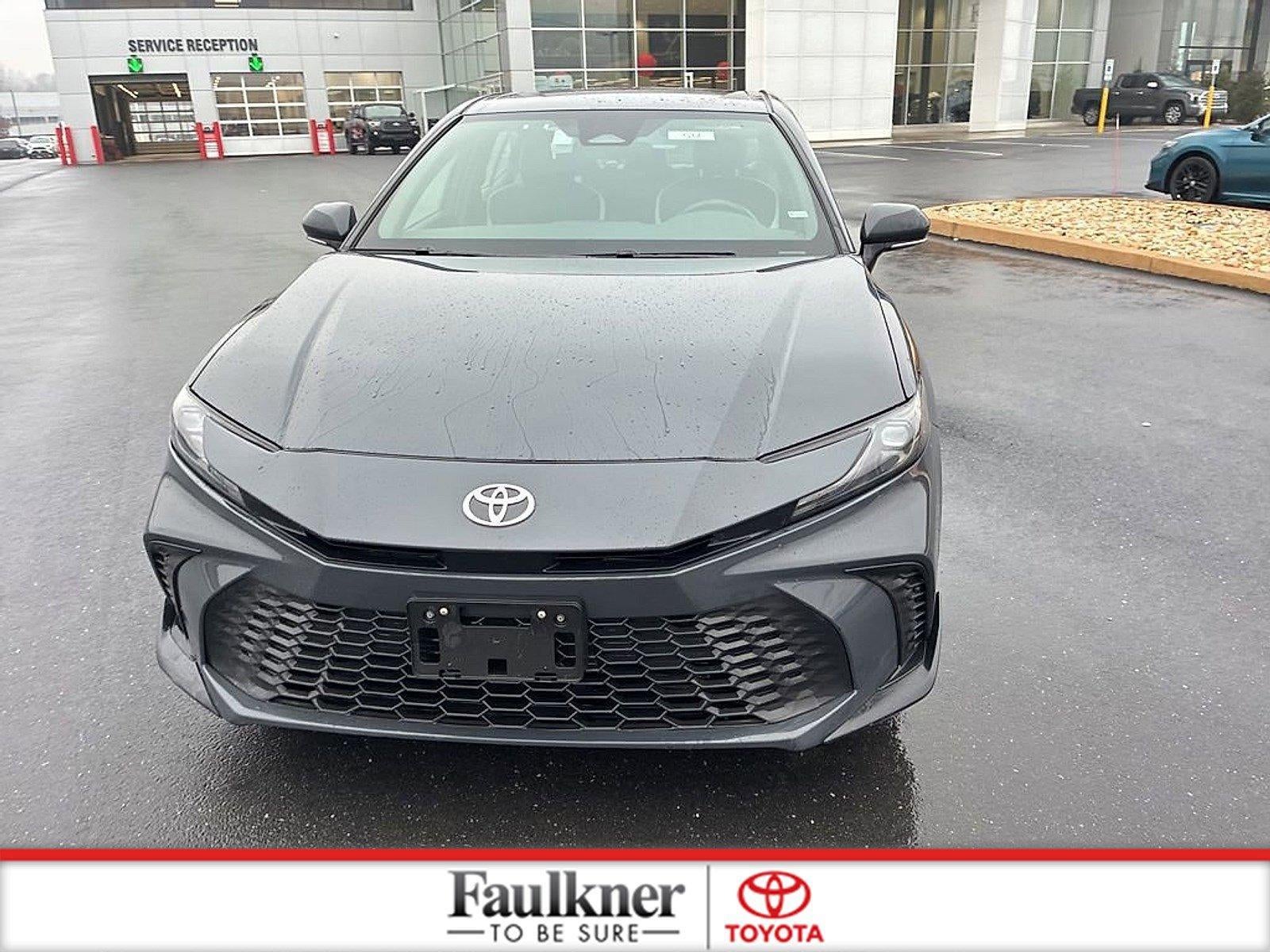 2025 Toyota Camry SE (SE)