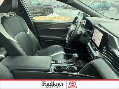 2025 Toyota Camry SE (SE)