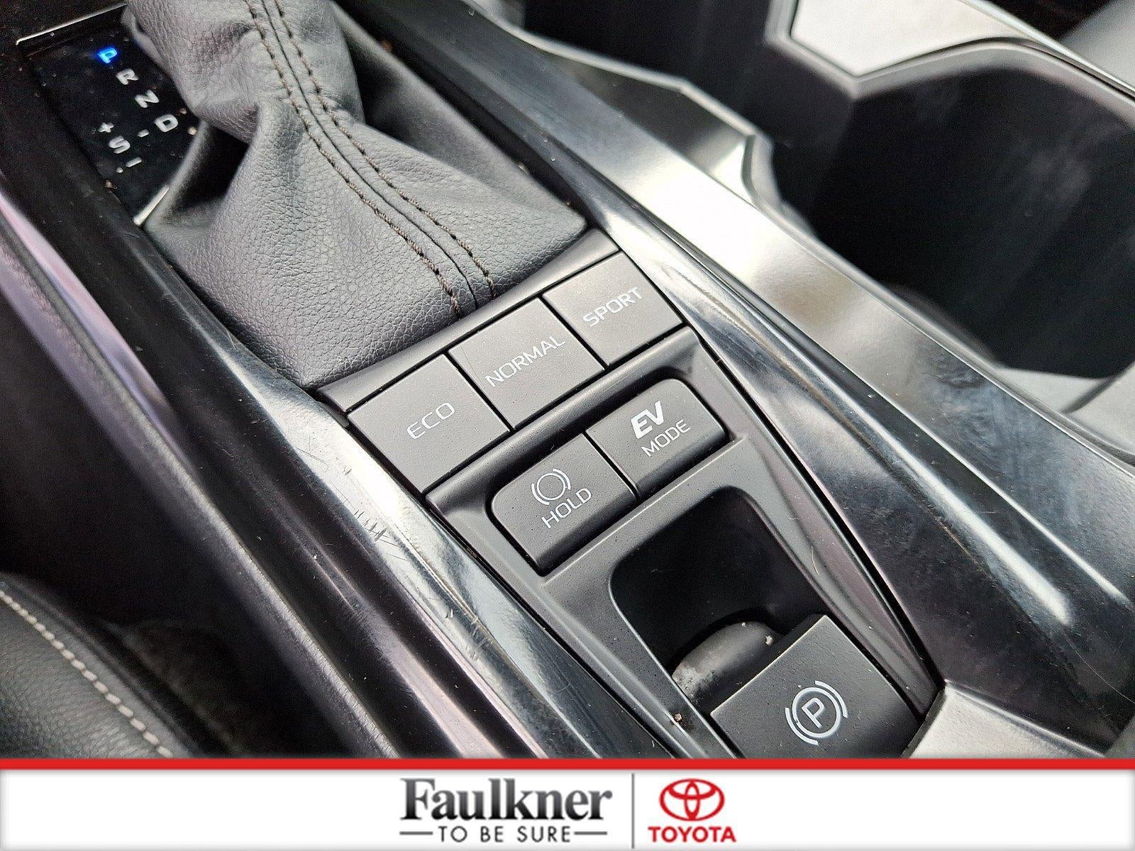 2025 Toyota Camry SE (SE)