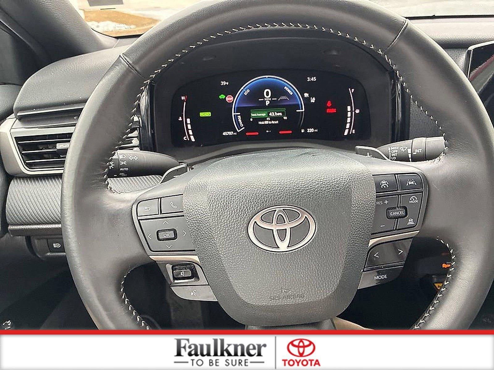 2025 Toyota Camry SE (SE)